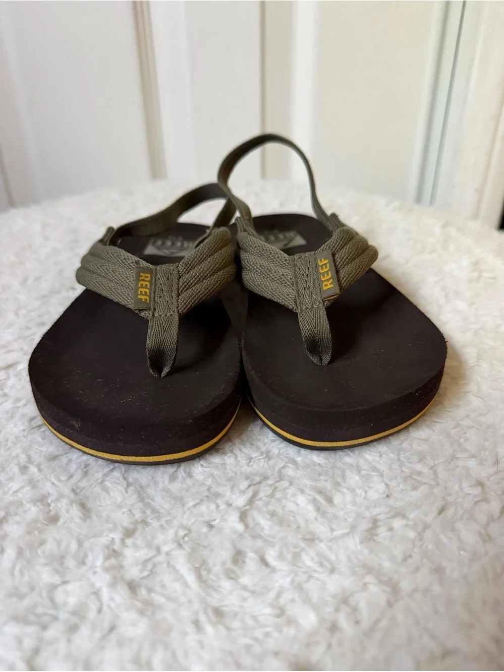4/25 Reef Kids Boys Olive/Brown Flip Flop Sandals Size 9/10